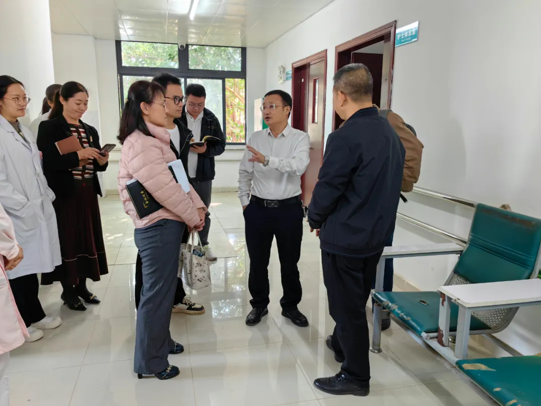 党建领航，共筑健康——定安县人民医院医共体总院领导深入龙门分院调研，积极推动县域医疗次中心建设