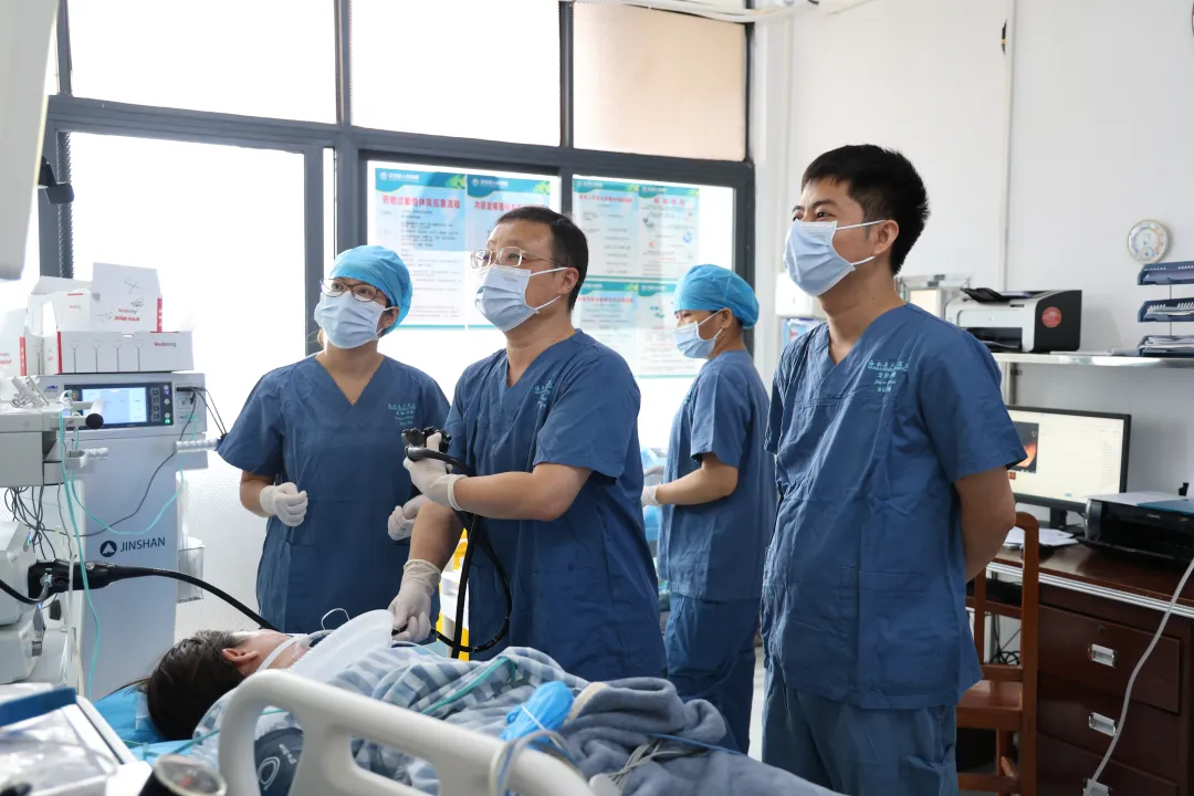 技术聚焦丨海南省人民医院定安分院成功实施首例内镜下胃底肿物黏膜下挖除术（ESE）